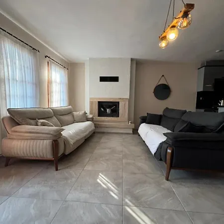 Asiyan Apart Nyaraló *